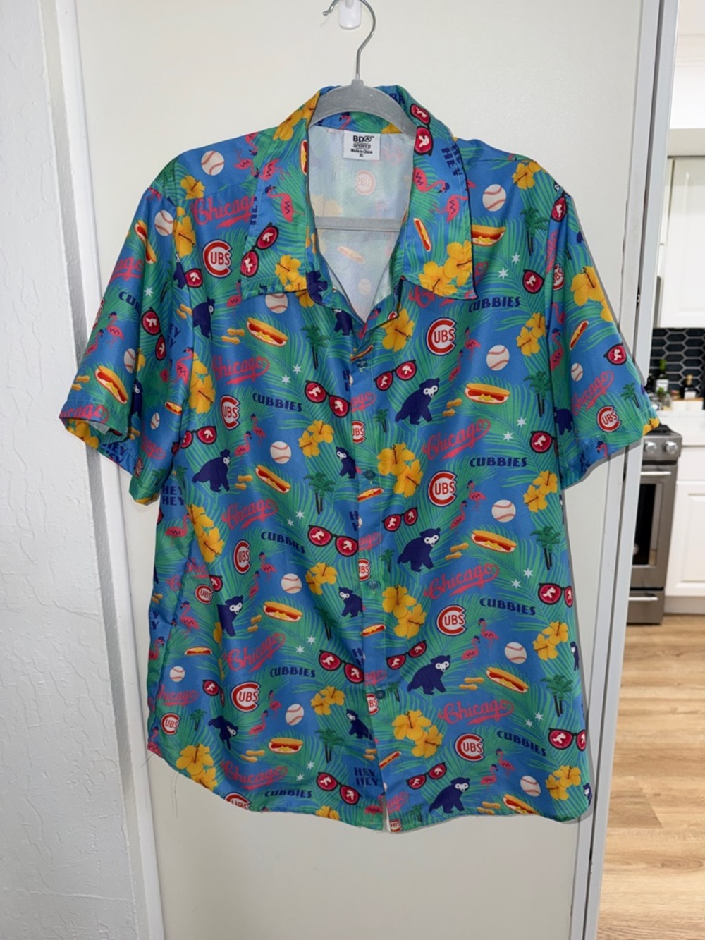 BDA Chicago Cubs MLB Jim Beam Hawaiian Button Down Shirt | XL